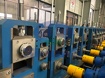 檁條成型設(shè)備