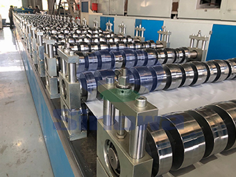 輥壓成型生產(chǎn)線