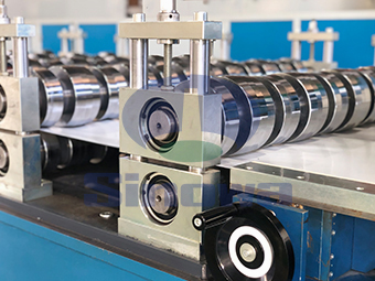 輥壓成型生產(chǎn)線